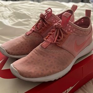 Women’a Nike Juvenate